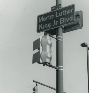 hl0301kingmartinlutherjrstreetsign2