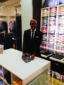 Article10 PHOTO1--Kenny Flanagan the Designer showing the British technique 7 fold tie