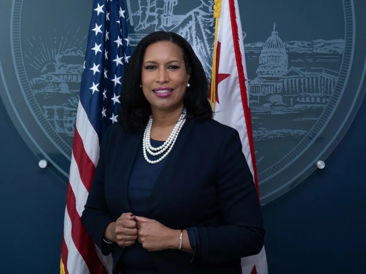D.C. mayor disputes federal takeover of police department D.C. mayor disputes federal takeover of police department