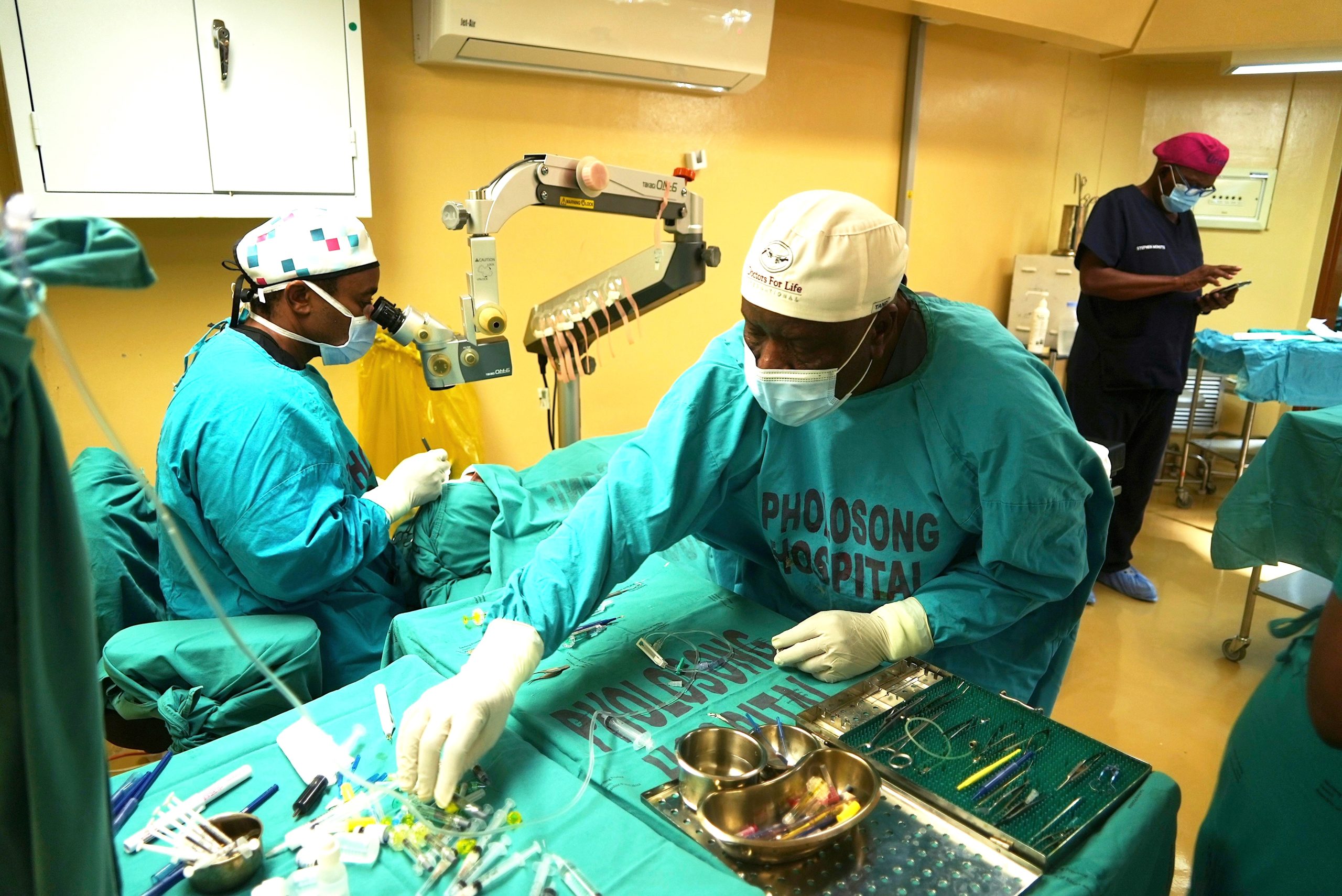 South Africa’s surgery marathon restores sight to 133 South Africa’s surgery marathon restores sight to 133